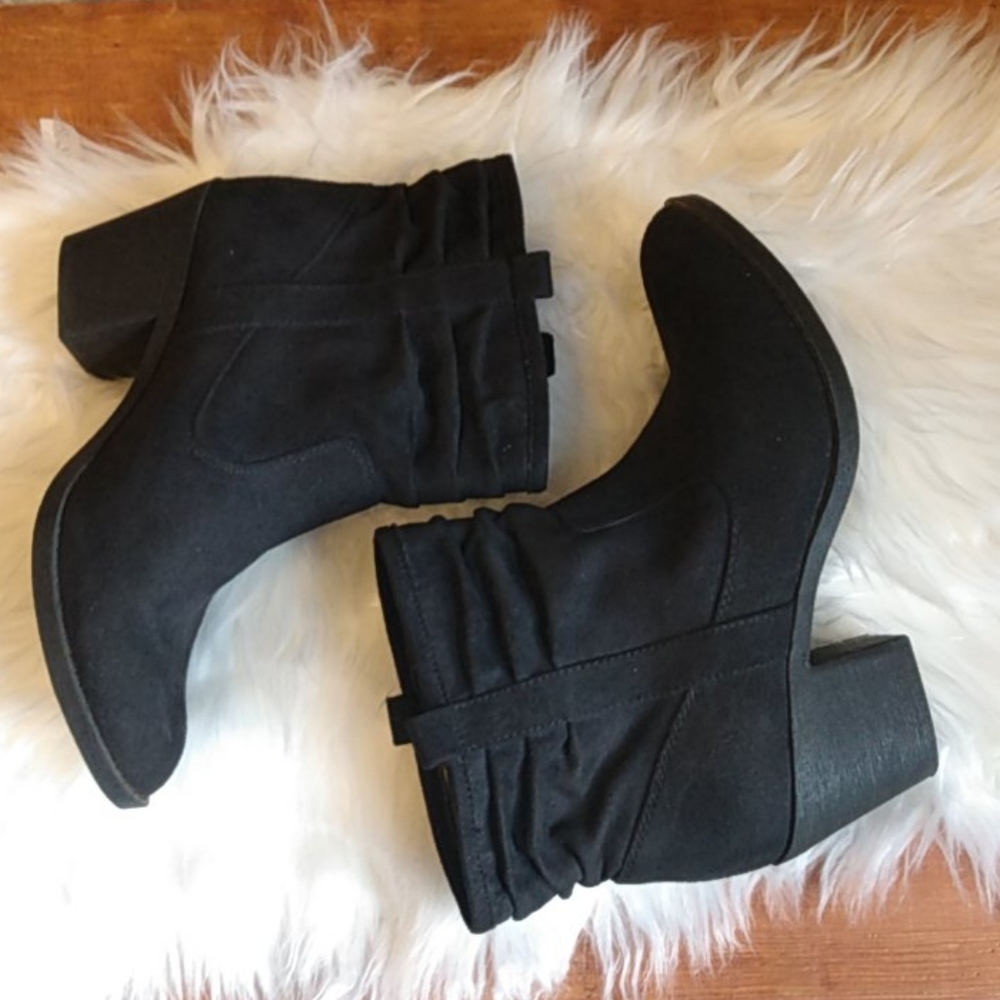 Arizona jean black ankle boots  size 8